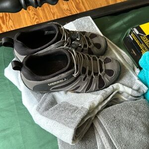 Merrill hiking shoes